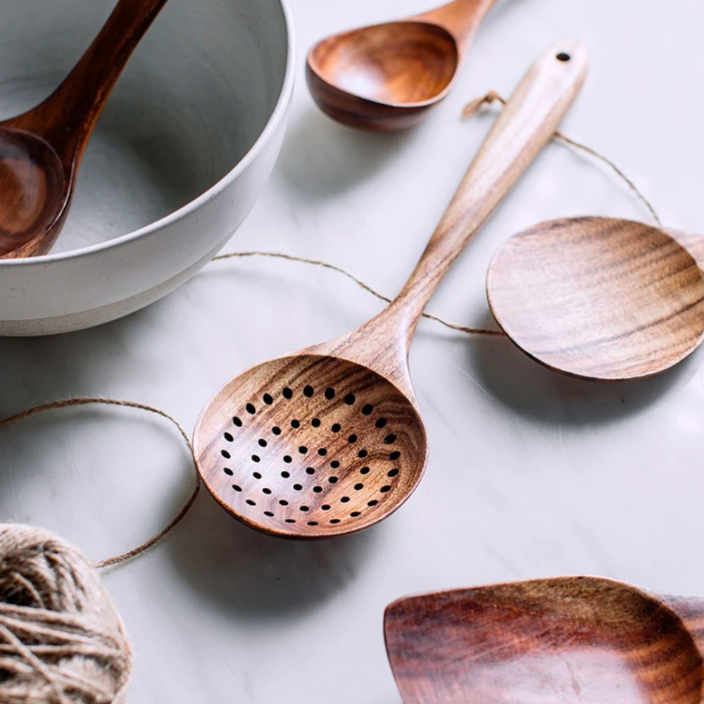 Kit de Utensílios de Madeira Natural – 7 Peças Artesanais para Cozinha Cozinhar também é um ritual.