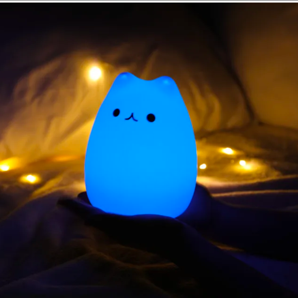Luminária Noturna Gatinho LED – 7 Cores com Controle por Toque em Silicone Macio