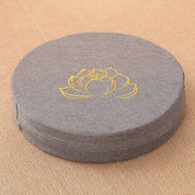 Almofada de Meditação em Linho com Bordado de Lótus – Tatami 40x6cm Lavável