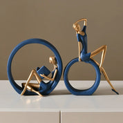 Kit com 2 Esculturas Decorativas Leitoras em Resina – Azul e Dourado