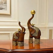 Kit 2 Esculturas de Elefante em Resina com Acabamento Madeira e Dourado